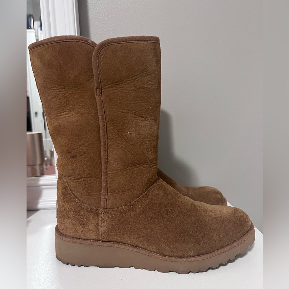 Amie Uggs 👢